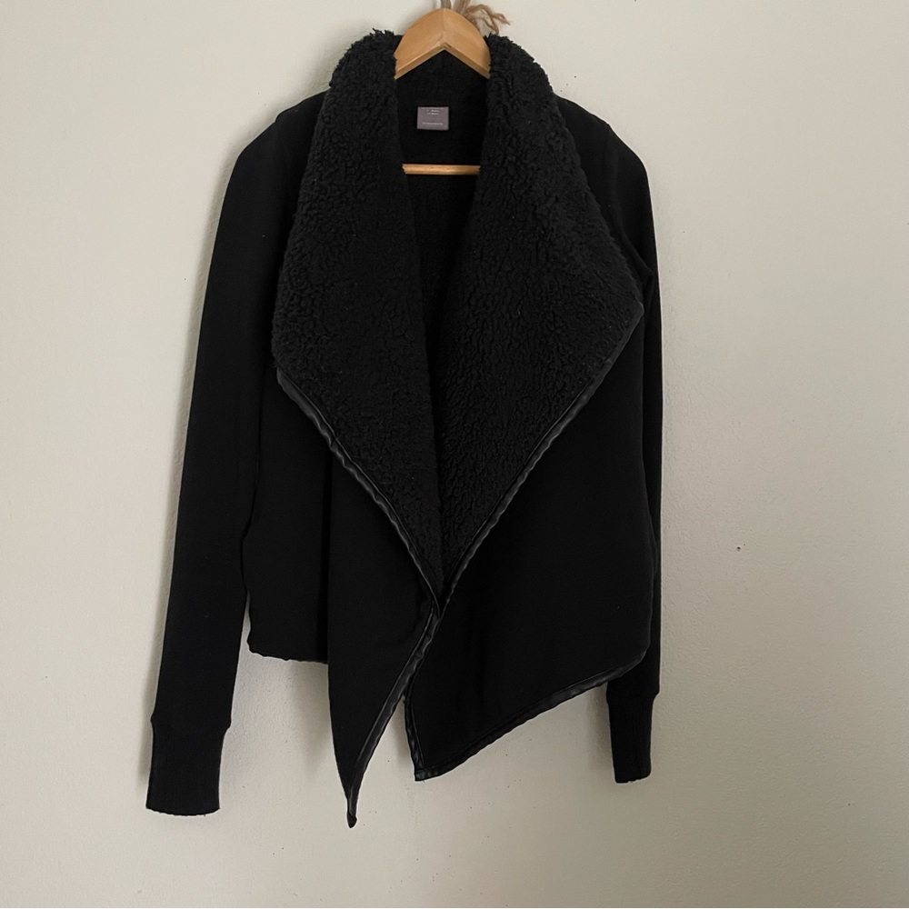 ABERCROMBIE & FITCH BLACK JACKET - Picture 4 of 5